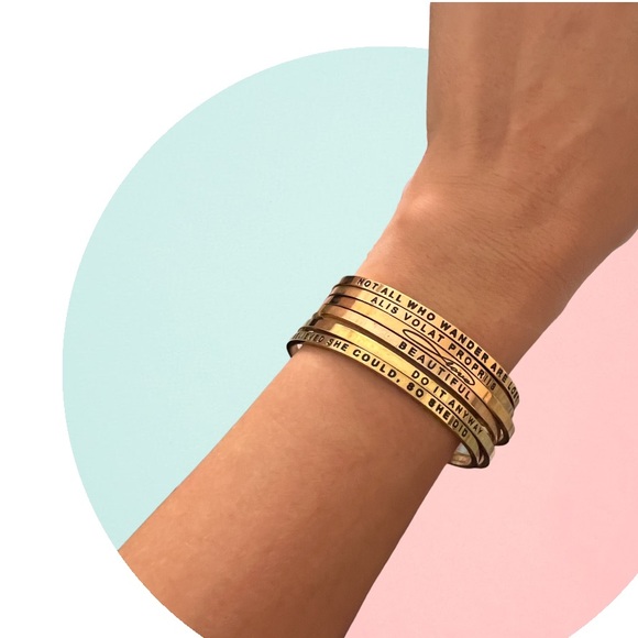 Mantraband Not All Who Wander Are Lost Adjustable Bracelet in Rose Gold - Picture 2 of 2